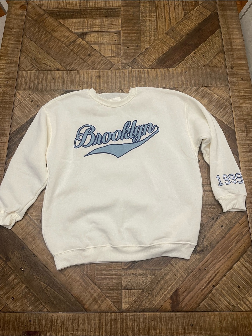 No Comment Cream Brooklyn 1999 Oversized Pullover Sweatshirt - Size L